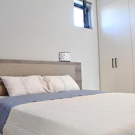 Ferienwohnung Polles Εlies Cozy Αpartment Aegina Exterior foto